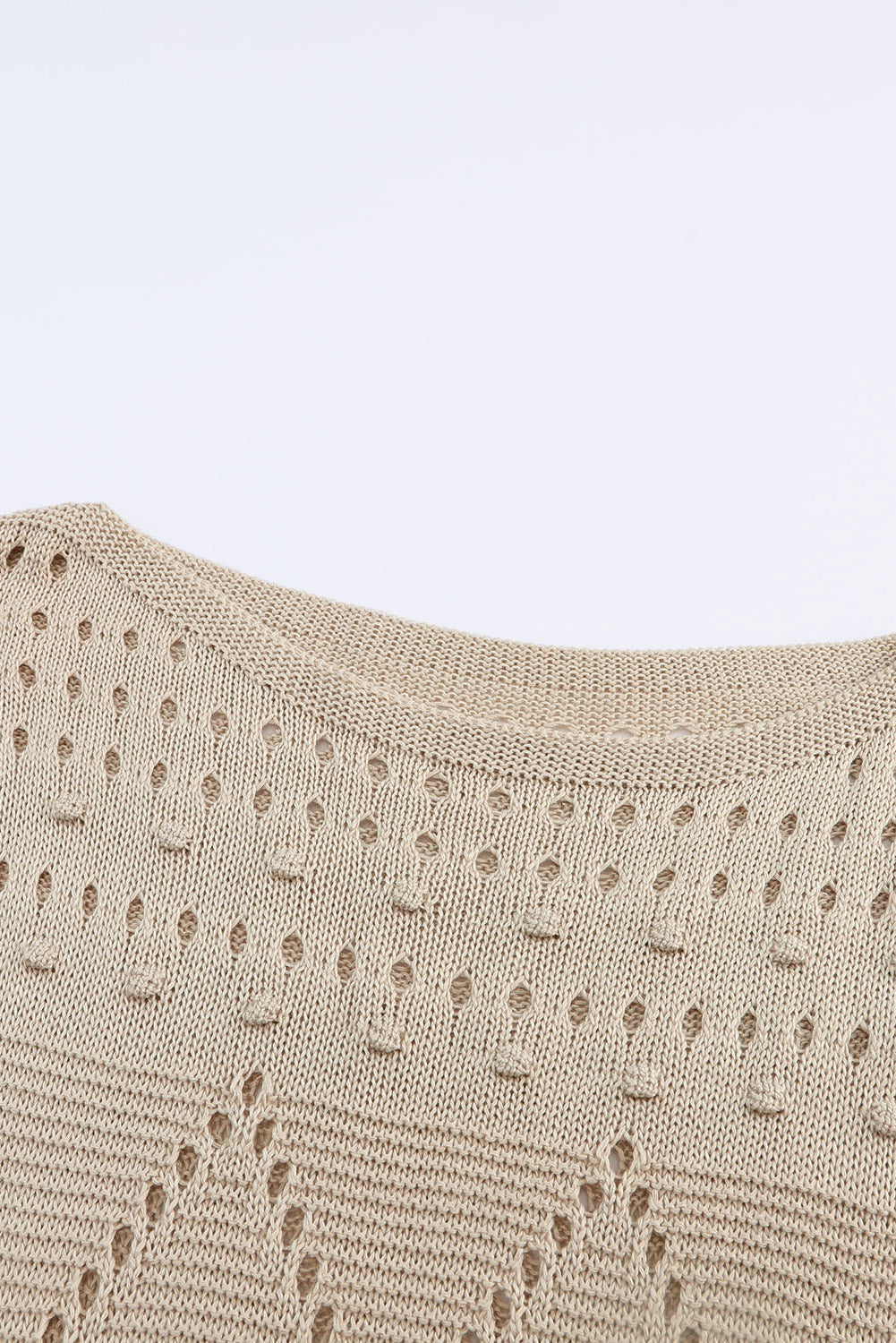 Khakifarbener pointelle-strickpullover mit kurzen dolman-ärmeln
