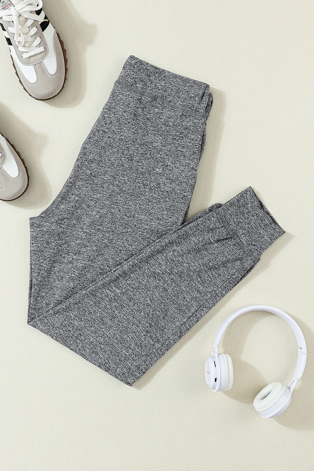 Graue jogginghose mit kordelzug an der taille