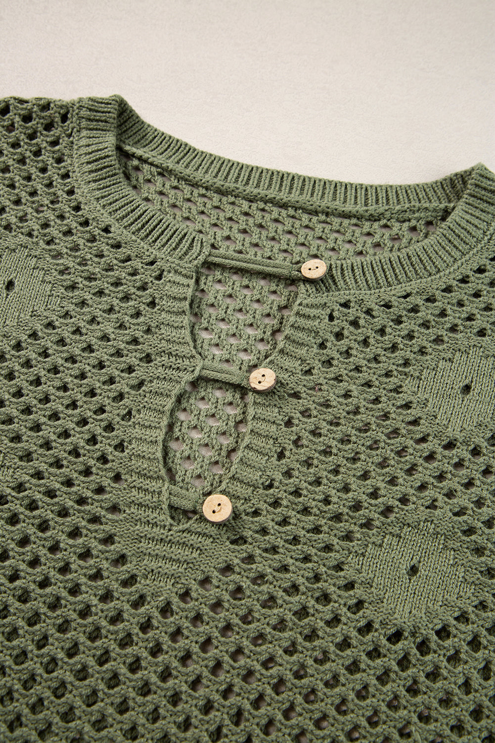 Vineyard green offener strick mit geknöpftem halsausschnitt pullover mit geteilten ärmeln