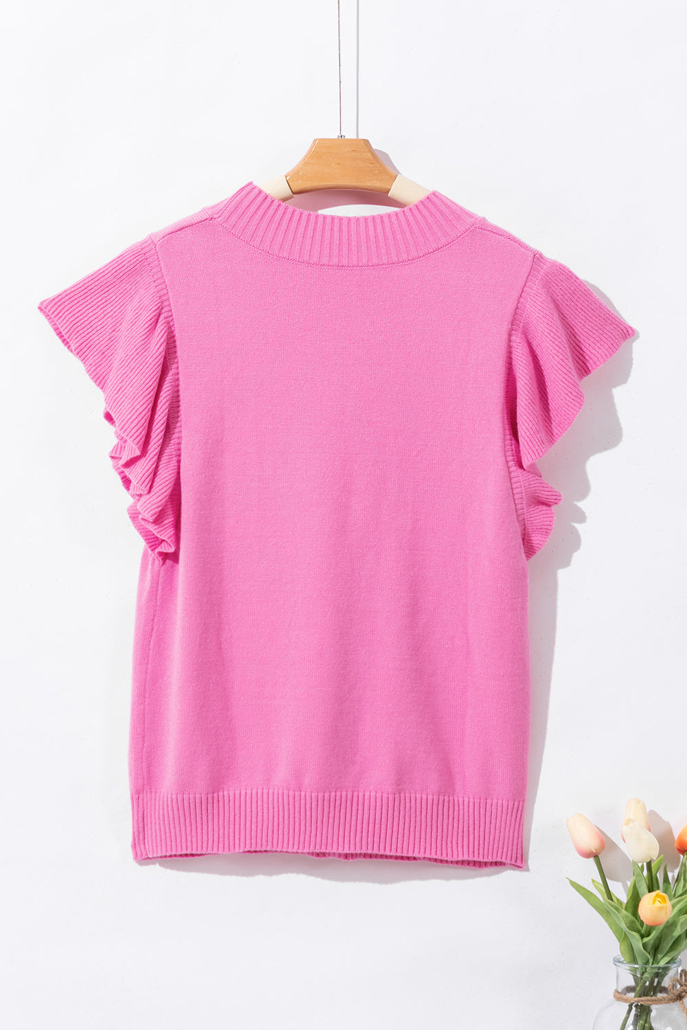 Bonbon gerippter mock neck pullover mit kurzen ärmeln und rüschen