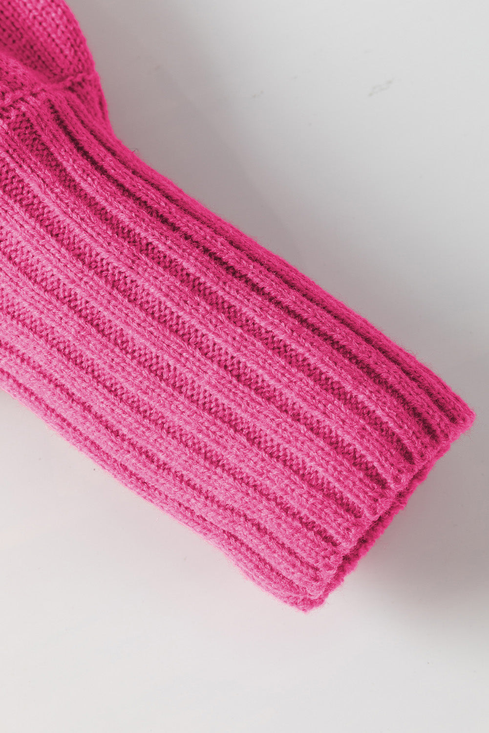 Rose merry letter gestickter pullover mit hohem ausschnitt