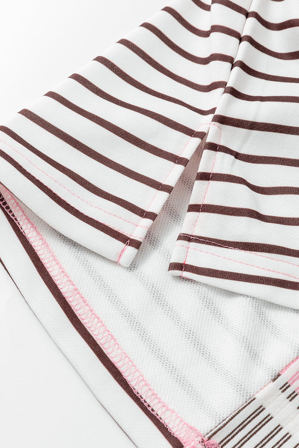 Bruin gestructureerde gestructureerde patchwork -knoop T -shirtjurk