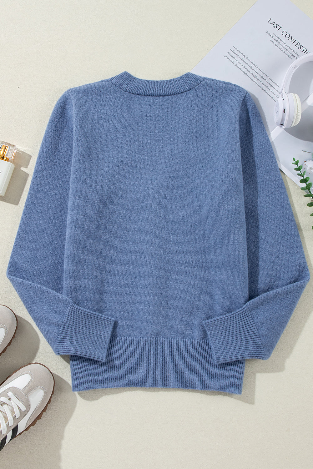Myosotis texturierte strickjacke mit perlen und knopfleiste