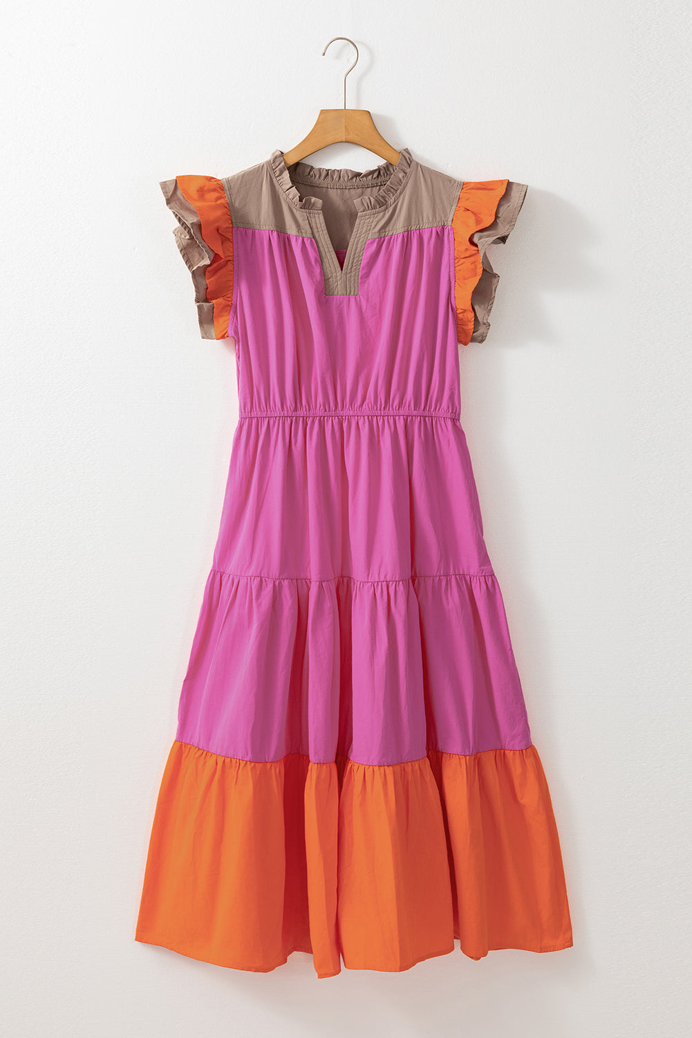 Bonbon farbblock gestuftes kleid mit gekerbtem hals und rüschenärmeln