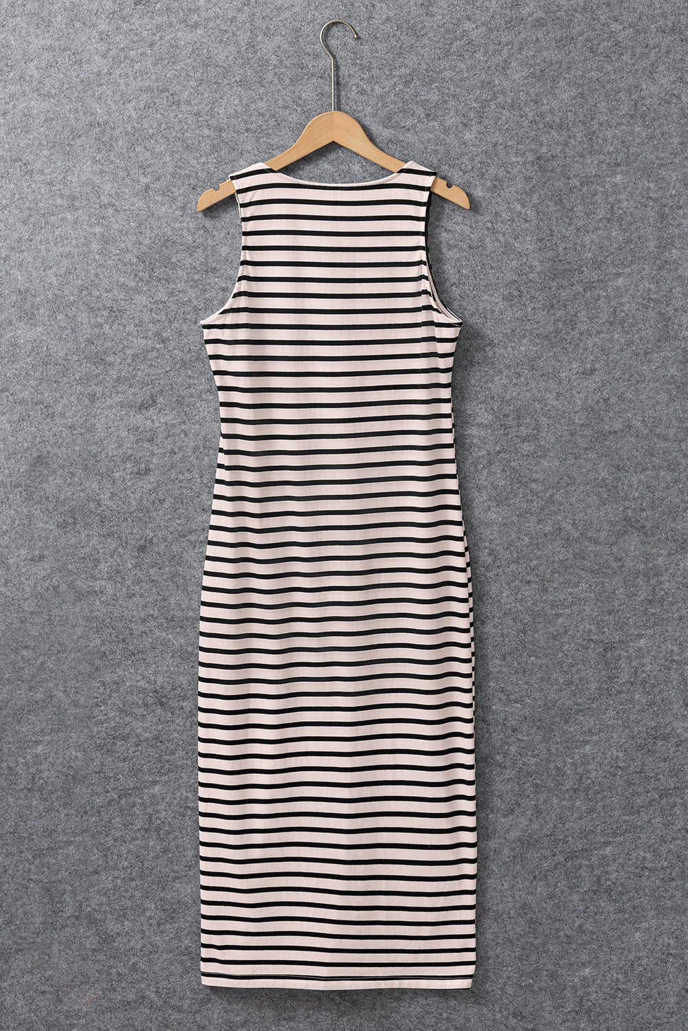 Weißes gestreiftes, ärmelloses maxikleid mit knöpfen