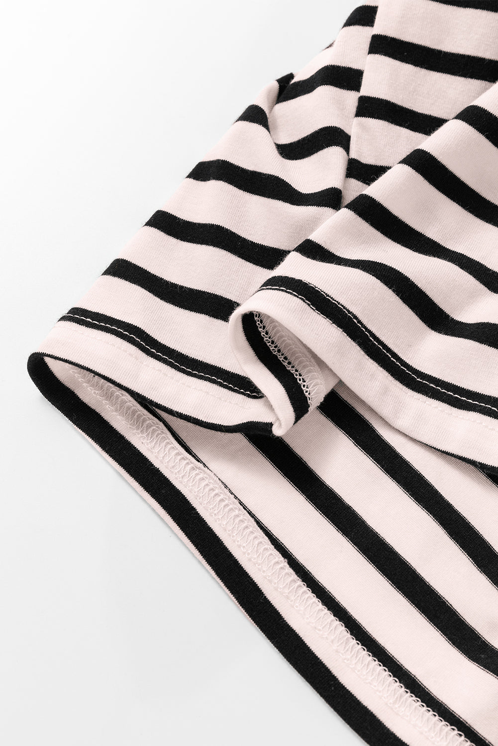 Weißes gestreiftes, ärmelloses maxikleid mit knöpfen