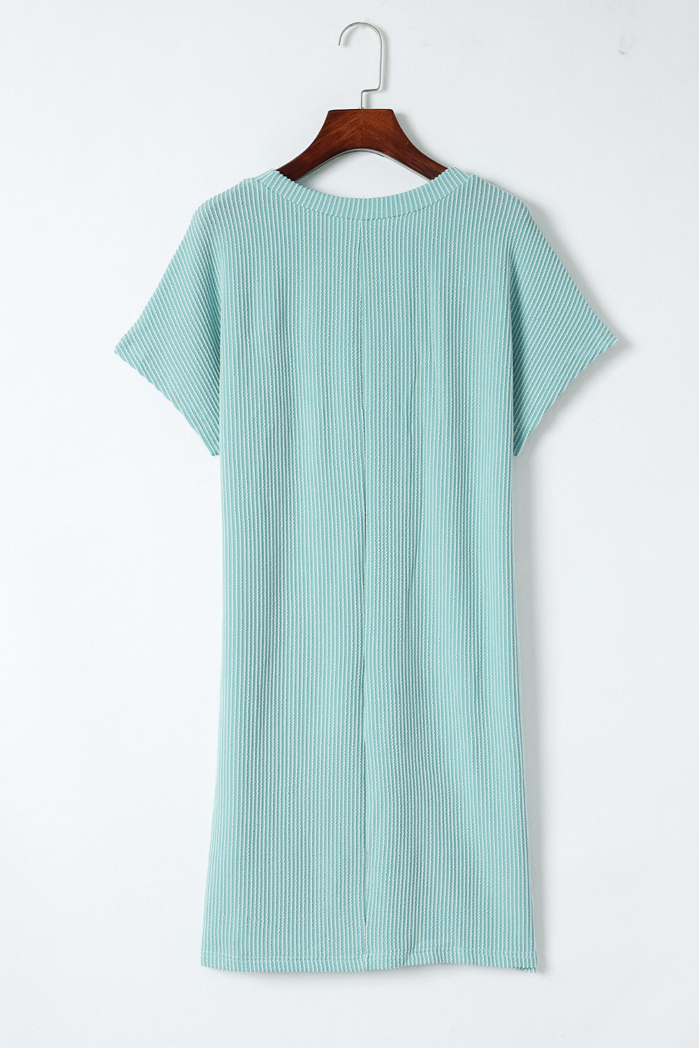 Blau gestreiftes rippenstrick-t-shirt-shiftkleid