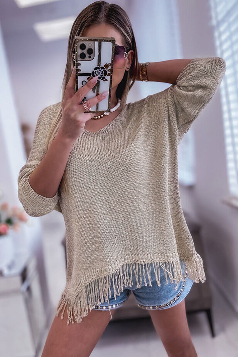 Khaki leichter strickpullover mit fransensaum