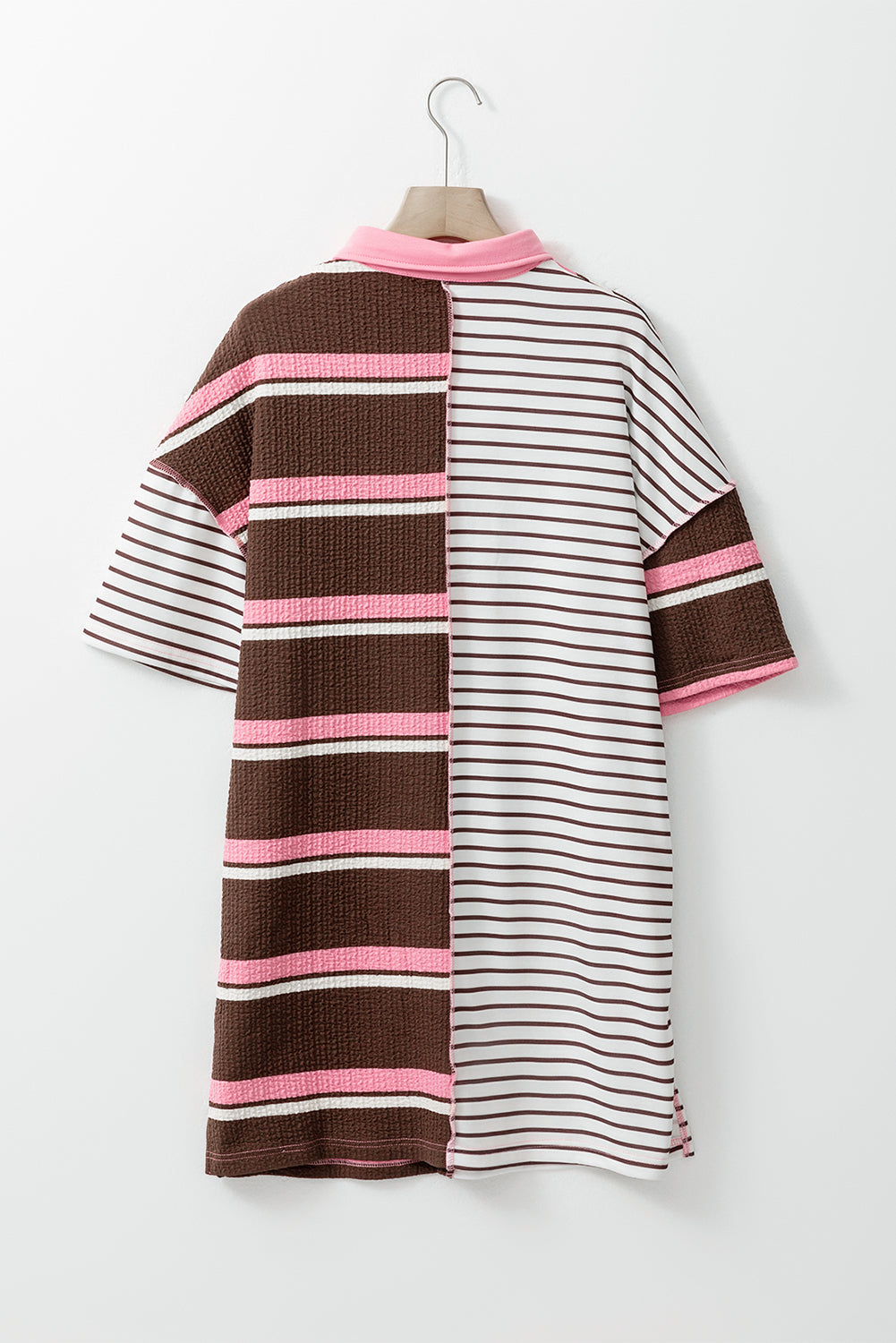 Bruin gestructureerde gestructureerde patchwork -knoop T -shirtjurk
