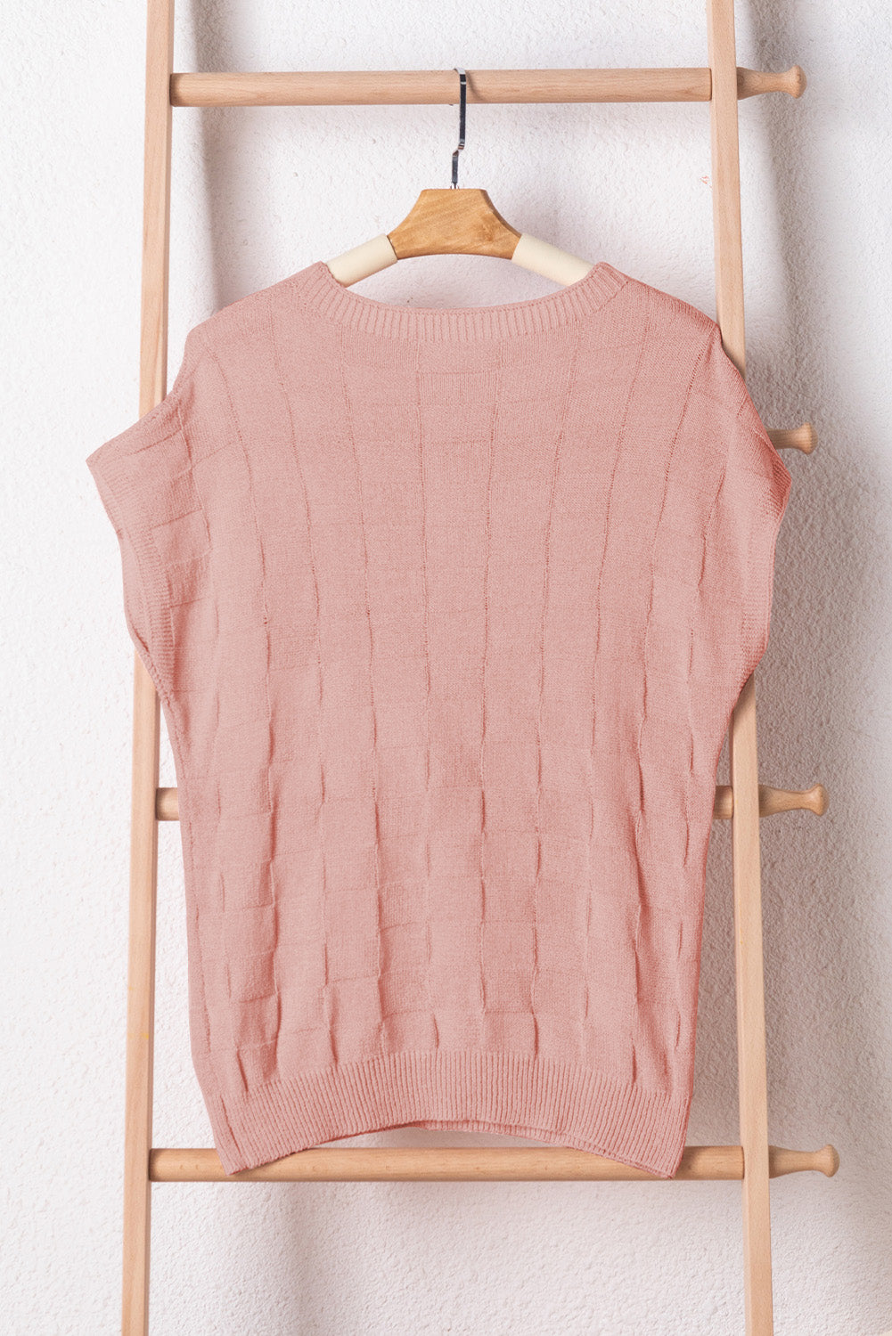 Kurzarmpullover mit gitterstruktur in staubigem rosa