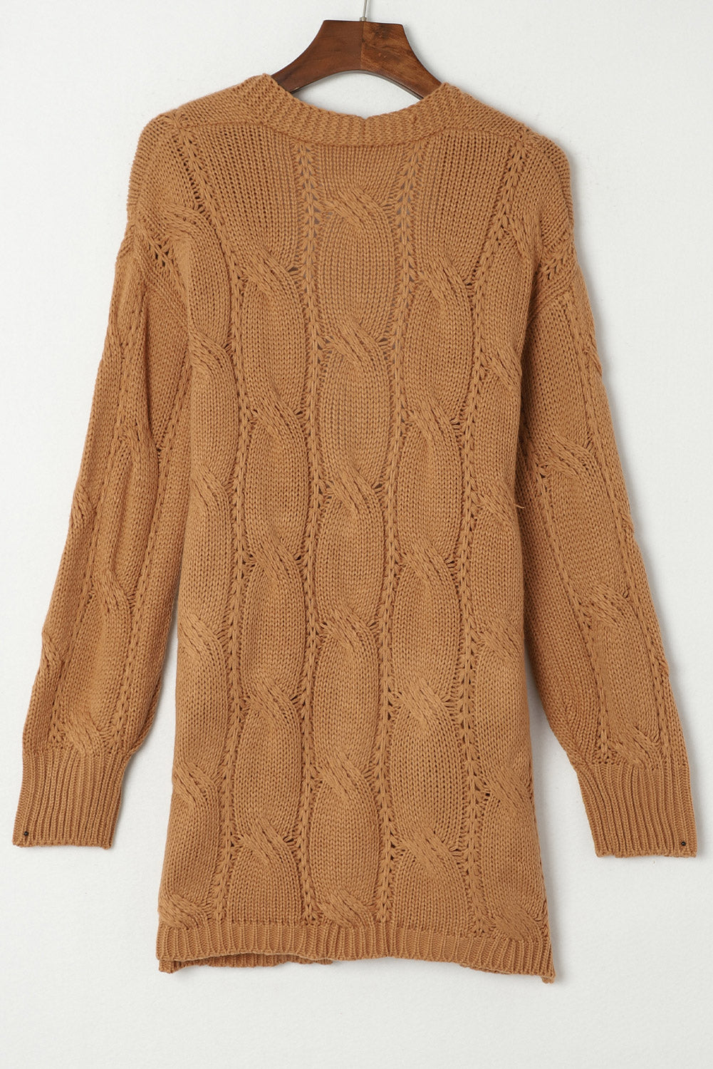 Khakifarbene strickjacke mit geripptem ösenbesatz