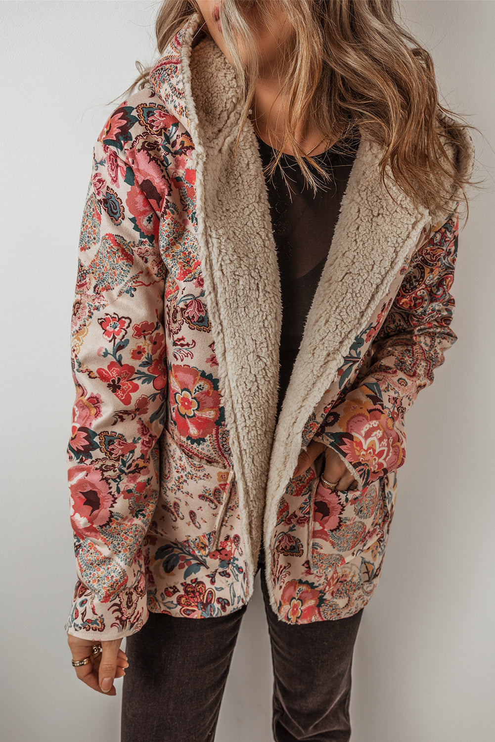 Beige vintage paisley floral gedruckt sherpa gefüttert jacke mit kapuze