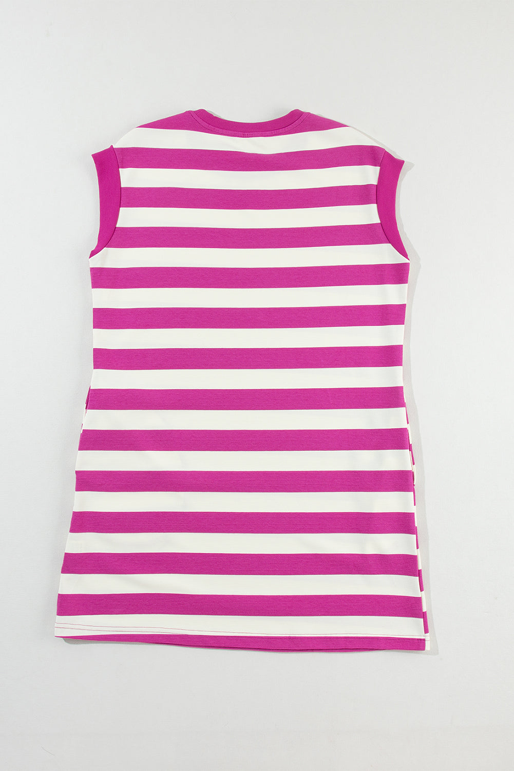 Roze gestreepte shift-t-shirt jurk met mouwen en tassen