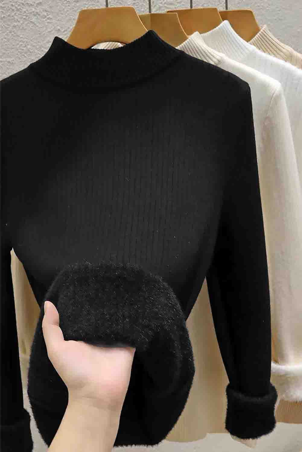 Schwarzer fleece gefütterter pullover mit hohem halsausschnitt und schmaler passform