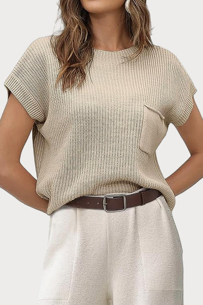 Kurzarm-pullover mit aufgesetzten taschen in hellem khaki