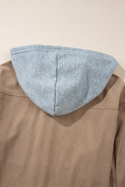 Blass khakifarbene cordjacke mit kapuze und kordelzugtaschen