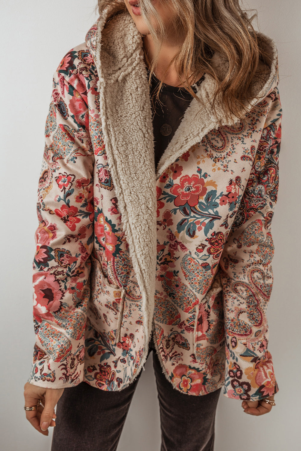 Beige vintage paisley floral gedruckt sherpa gefüttert jacke mit kapuze