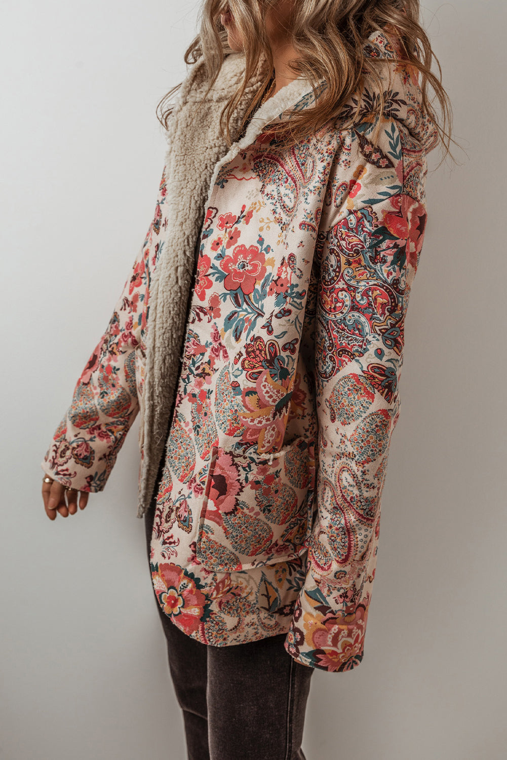 Beige vintage paisley floral gedruckt sherpa gefüttert jacke mit kapuze