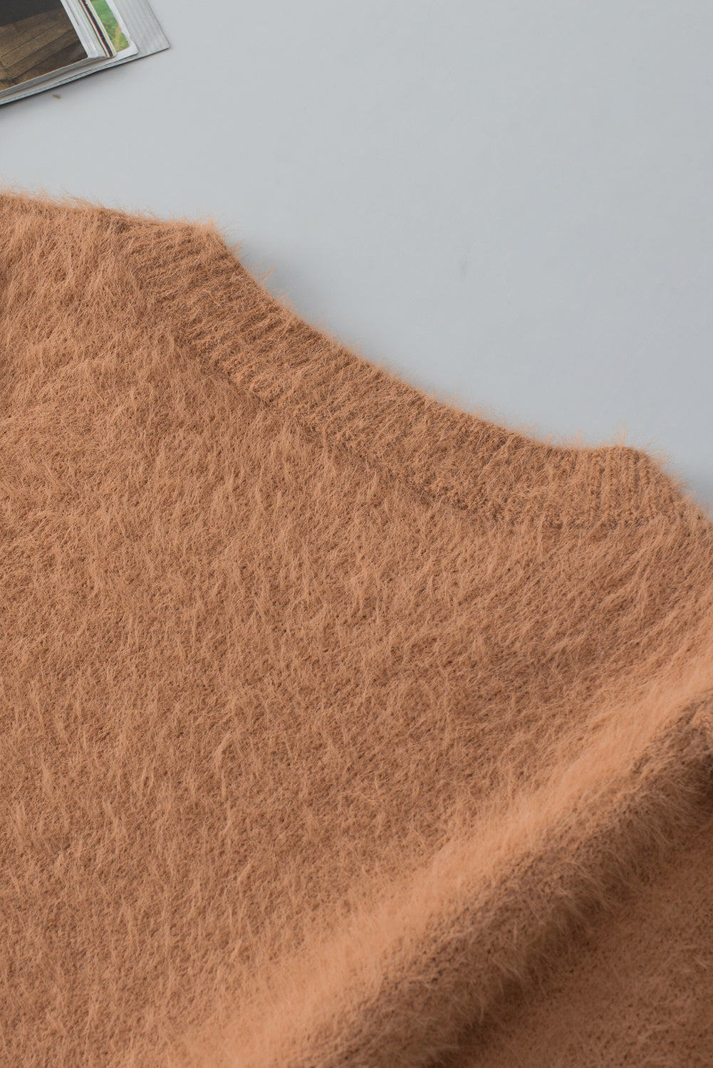 Lichte Franse beige fuzzy trui met korte mouwen