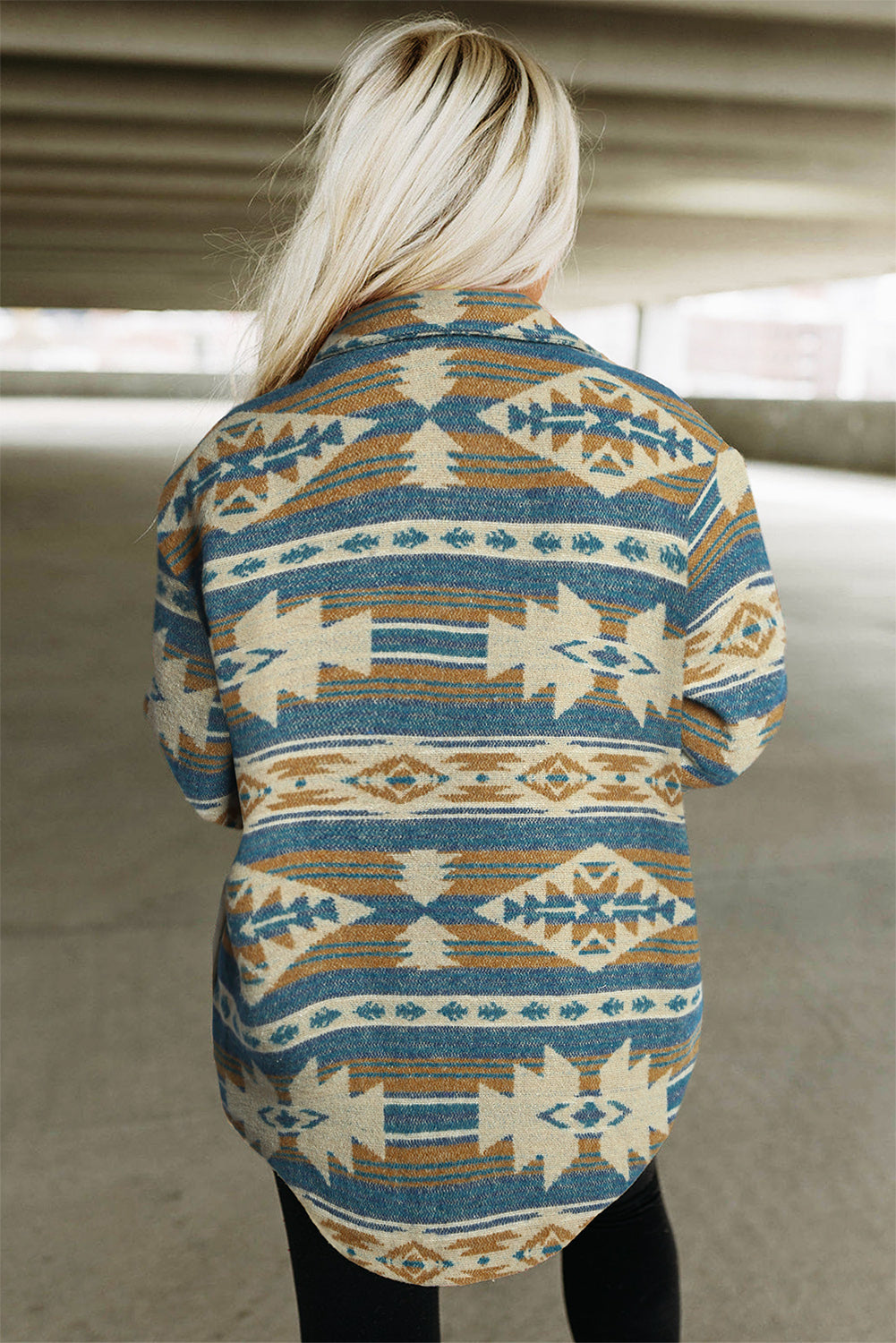 Blaue western aztec print knopfleiste mit klappe tasche jacke