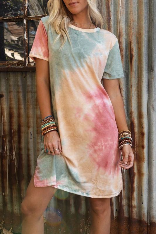 Multicolor tie dye tee-kleid mit übergroßem schlitz