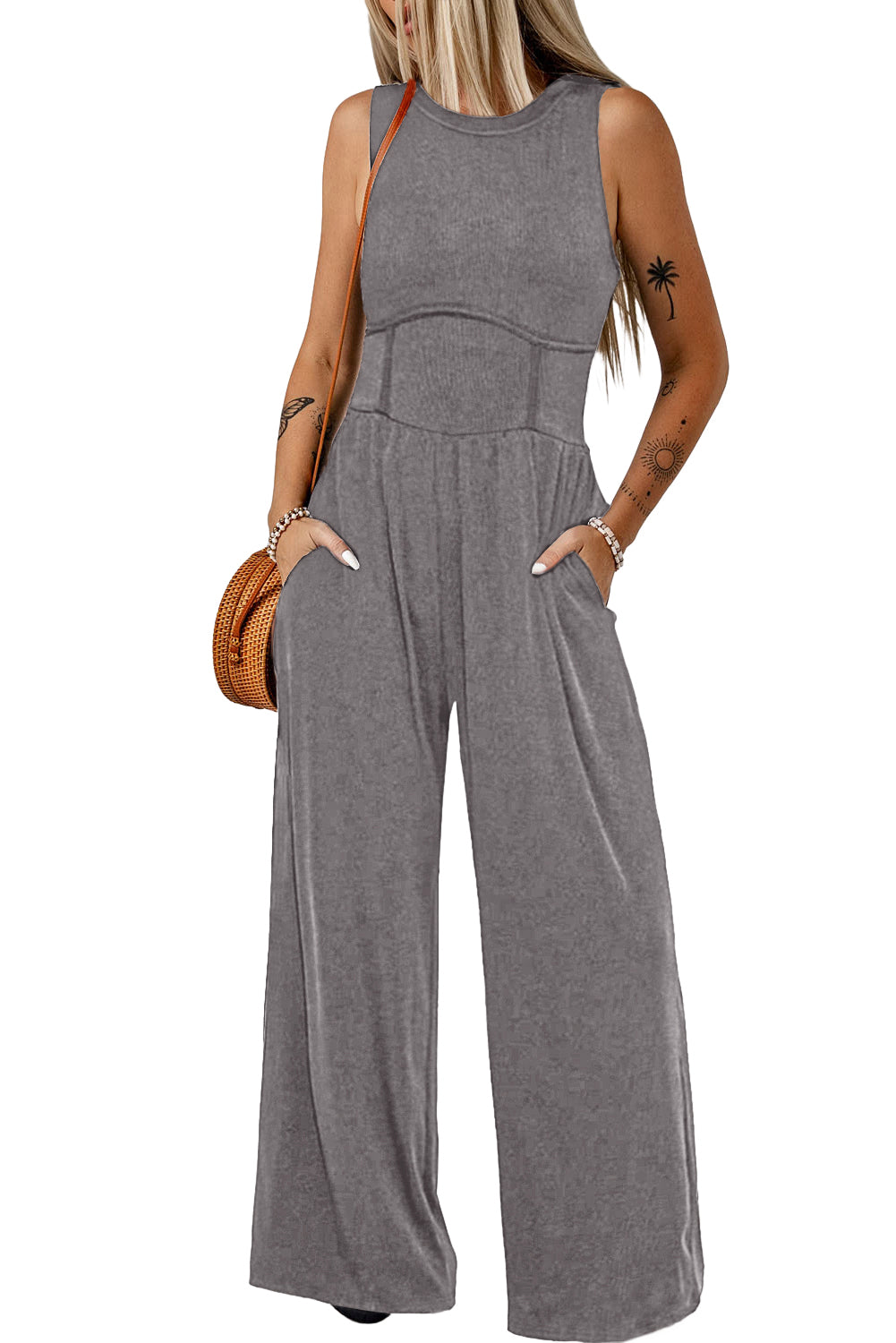 Medium -graden mouwloze jumpsuit met brede been en vernauwde taille