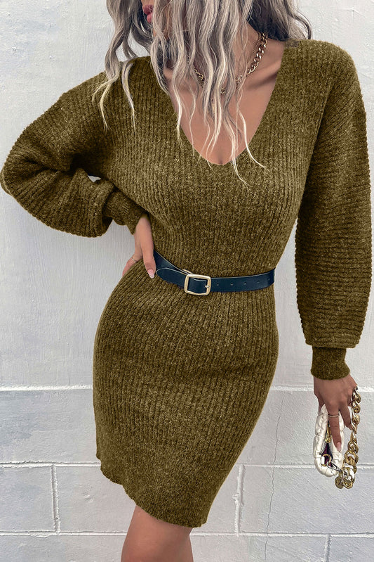 Grünes bodycon-pulloverkleid mit v-ausschnitt