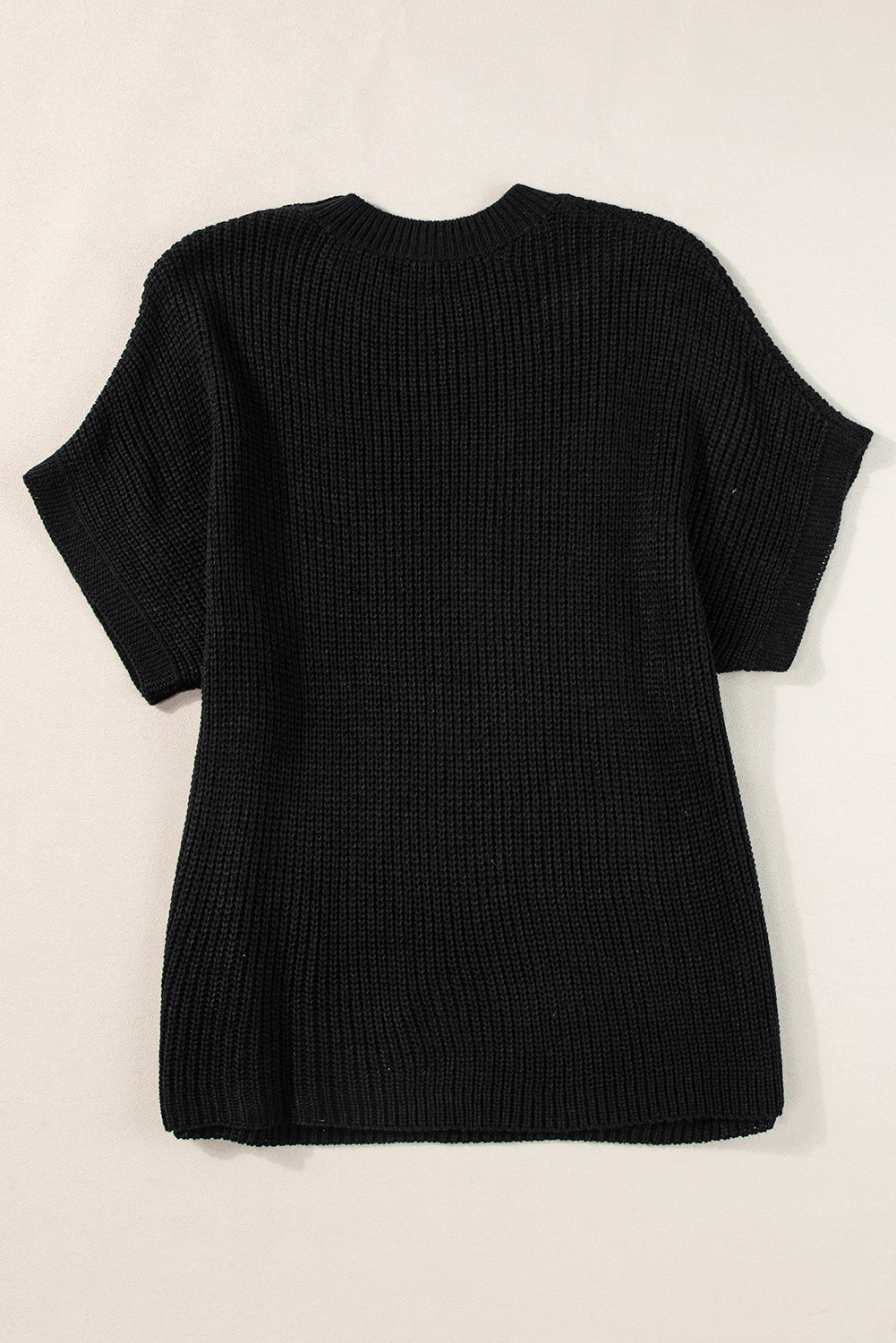 Schwarzes pullover-t-shirt mit blumenstickerei