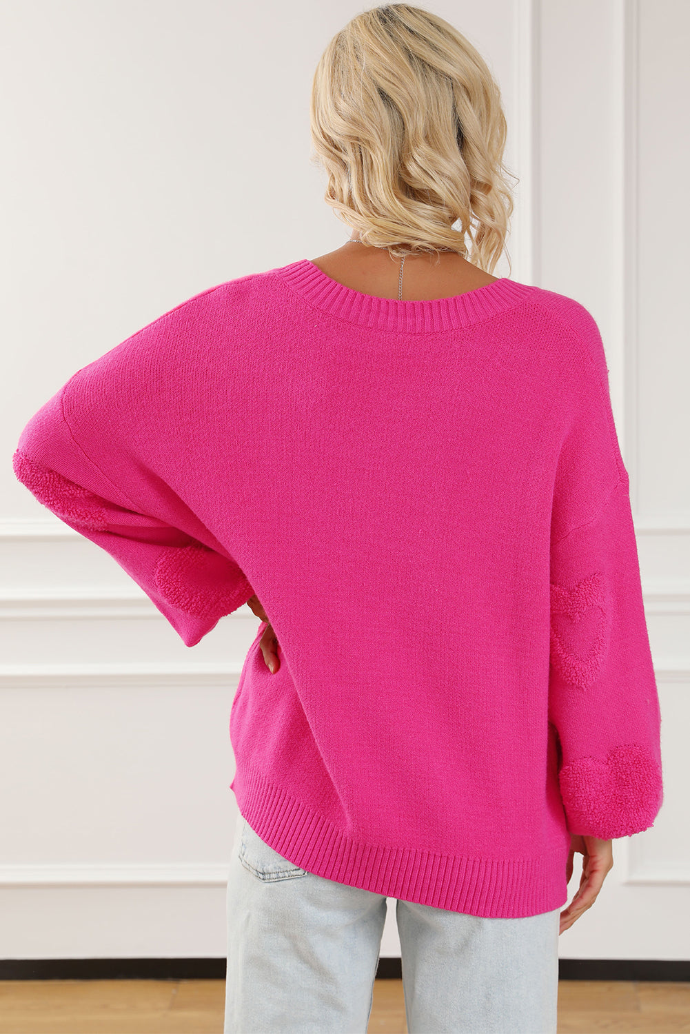 Rose Red, Pearl Decorated Sweater met een V-Neck en Fluffy Heart