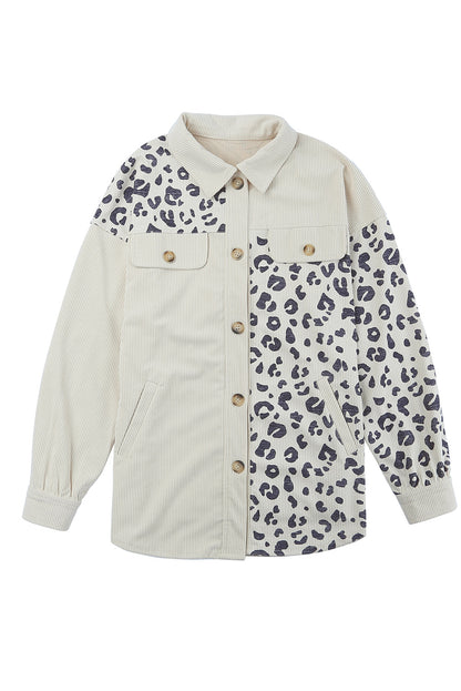 Aprikosenfarbene leopardendruck detail getaschte kordjacke