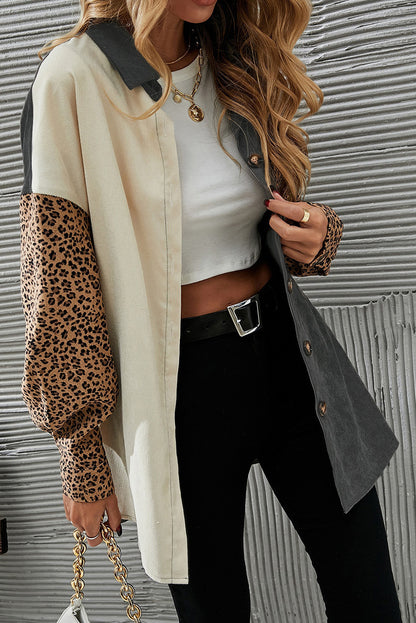 Graue cordjacke mit leopardenmuster und farbblock