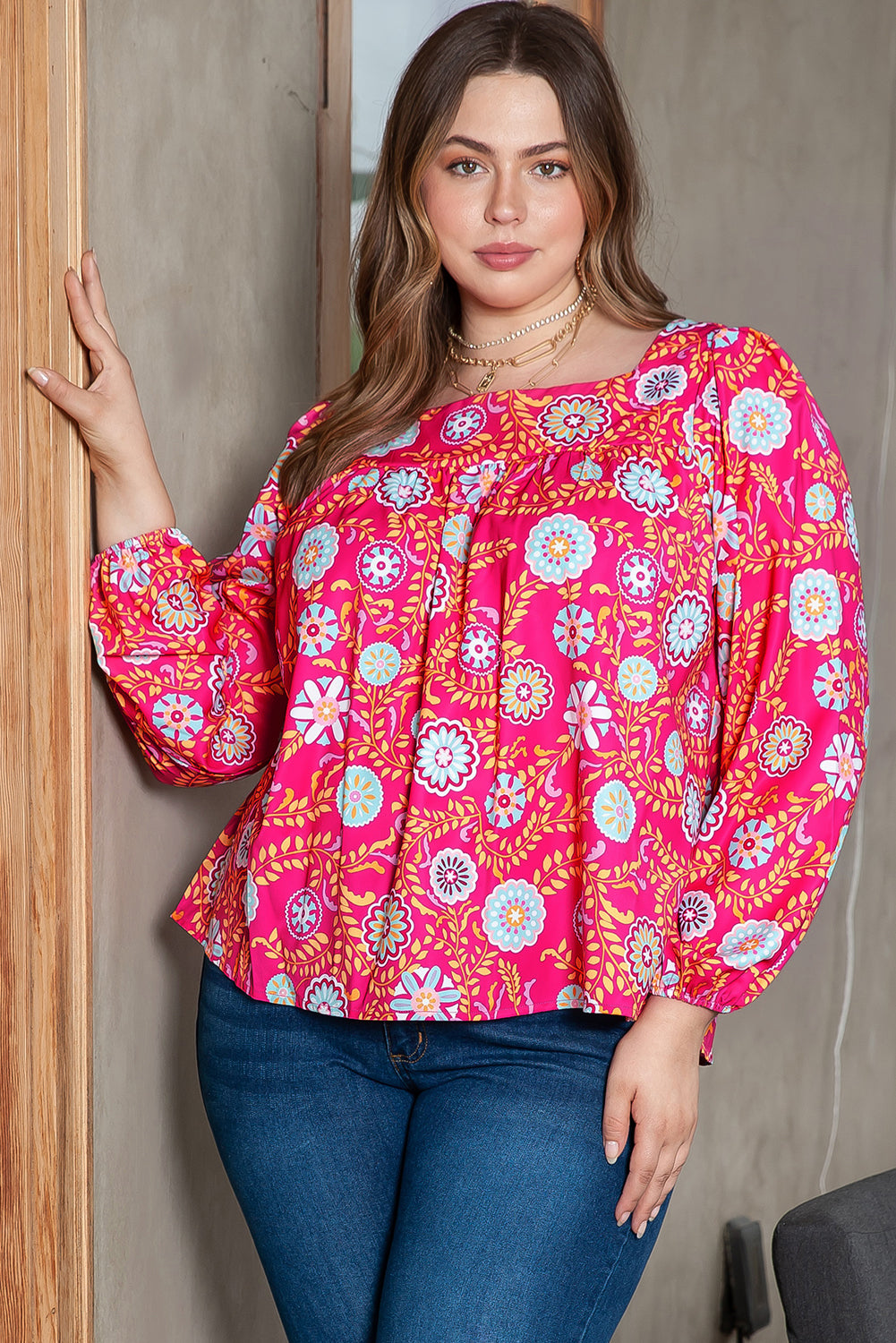 Rosa plus size bluse mit blumenmuster und quadratischem ausschnitt