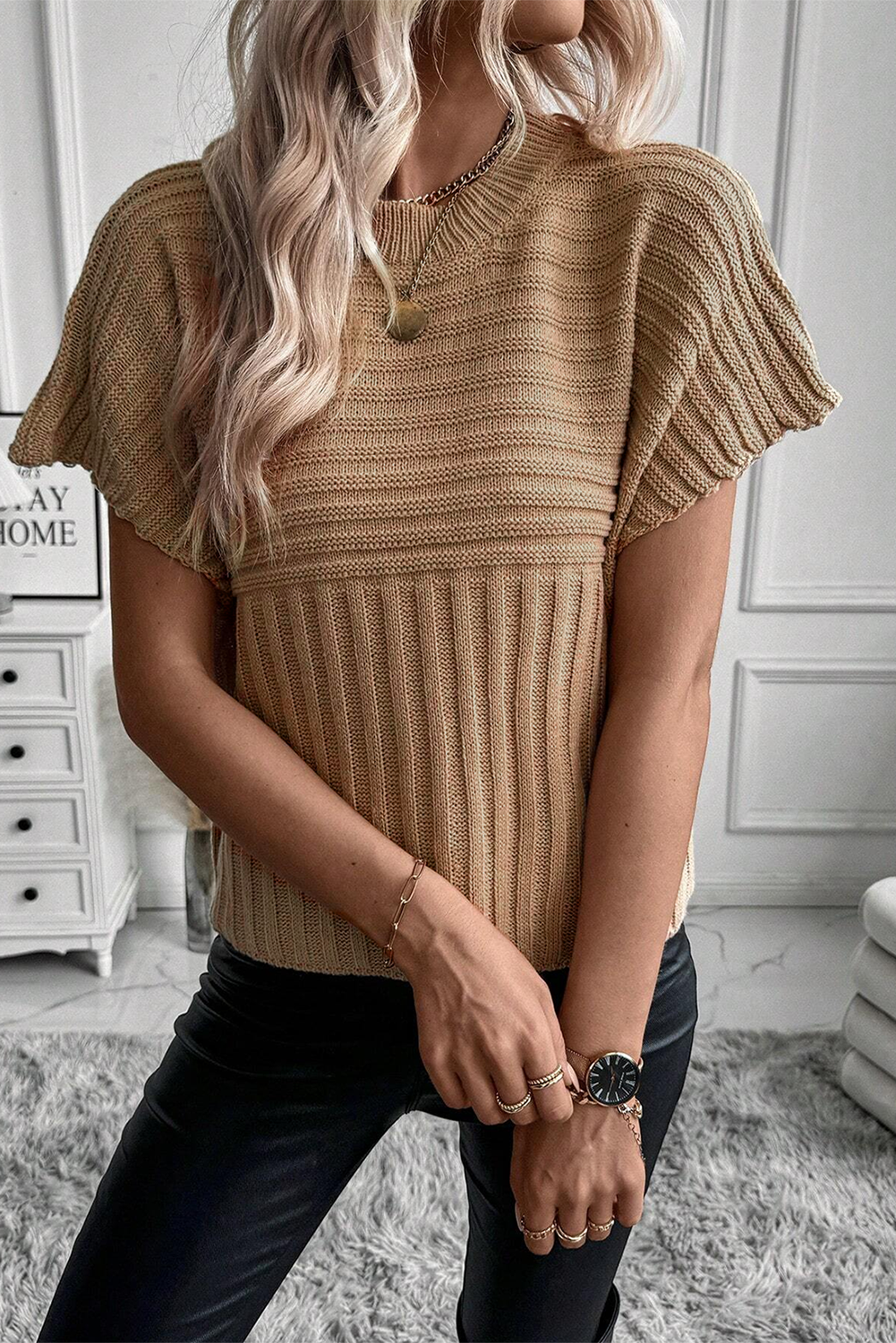 Helles french beige rippstrickpullover mit weiten ärmeln t shirt