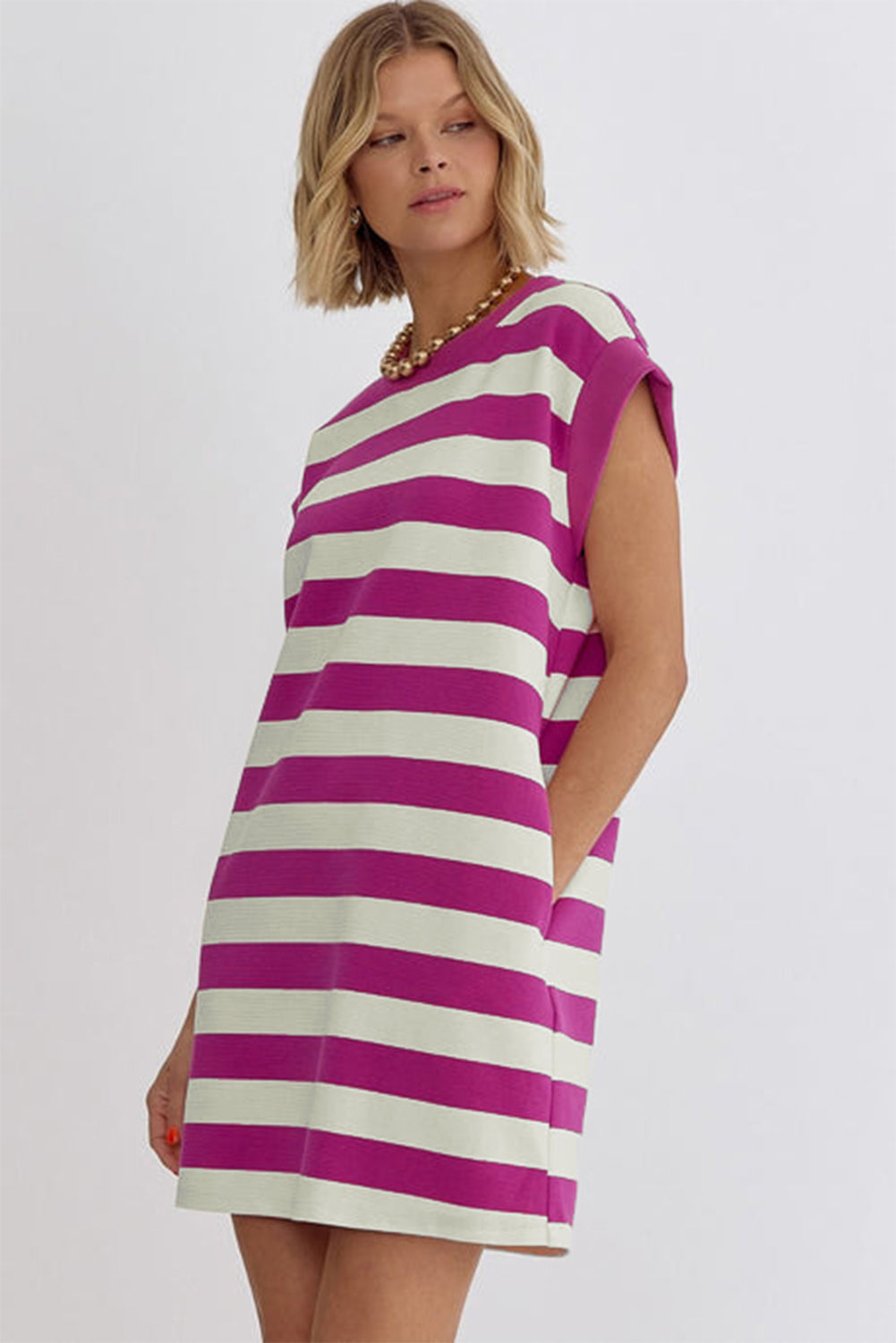 Roze gestreepte shift-t-shirt jurk met mouwen en tassen