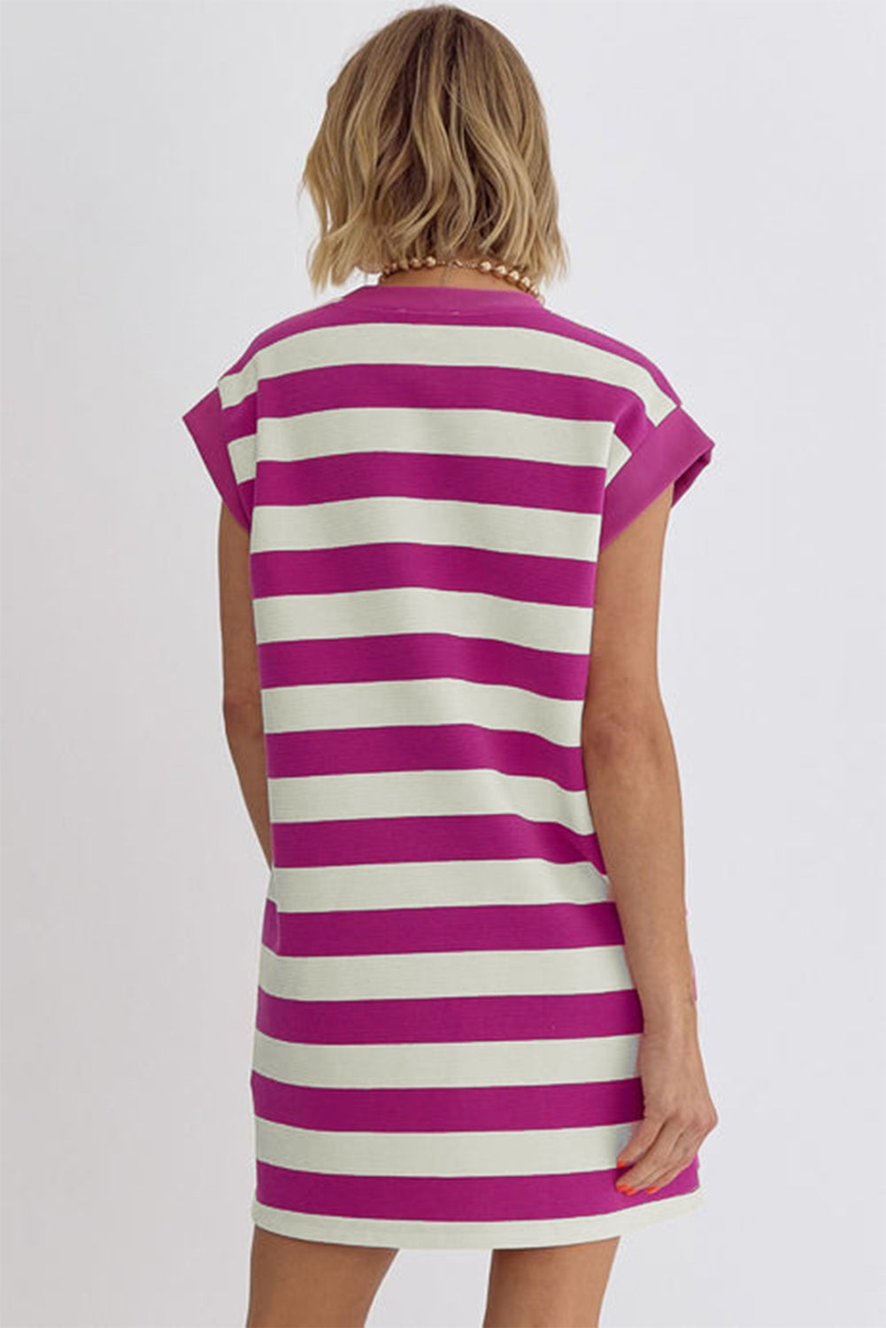 Roze gestreepte shift-t-shirt jurk met mouwen en tassen