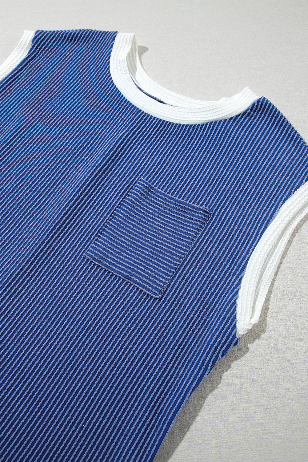 Zeil blauwe t-shirtjurk met gestructureerde rib mouwen