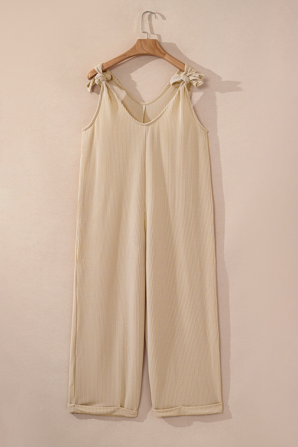 Perkament gekleurde koordriemdrager v-neck een wide been jumpsuit