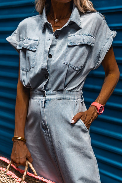 Beau blau kurzes fledermausärmel-denimkleid mit schlitz