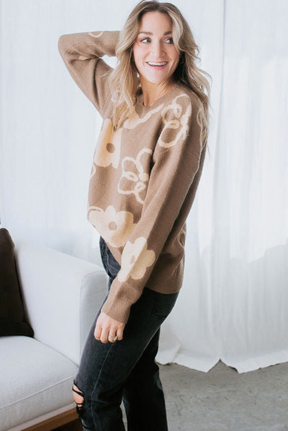 Camel floral drop shoulder pullover mit gerippten abschlüssen