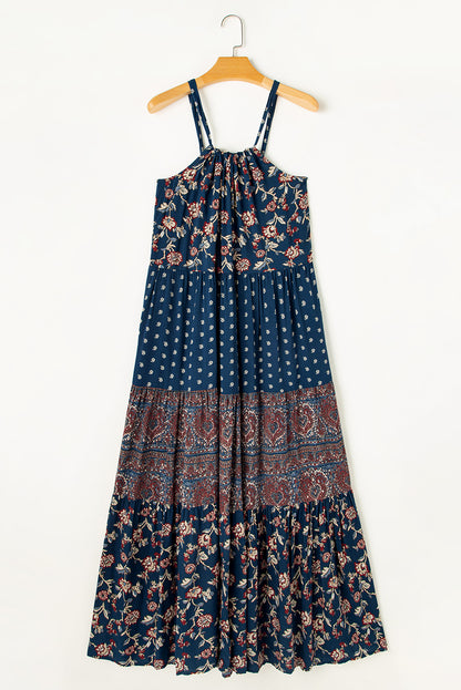 Blauwe mouwloze maxi-jurk in boho-stijl met bloemendecoratie