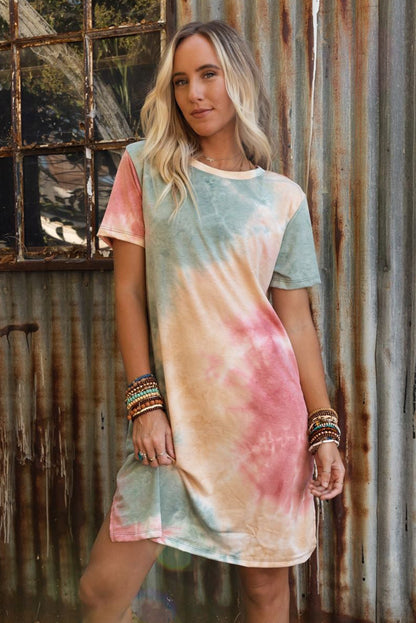 Multicolor tie dye tee-kleid mit übergroßem schlitz