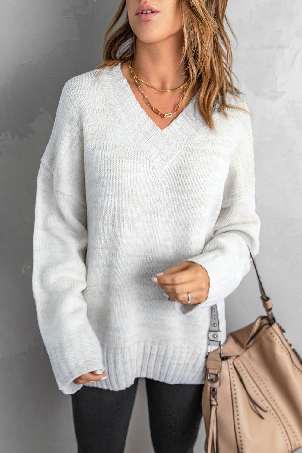 Weißer v-ausschnitt drop shoulder strickpullover