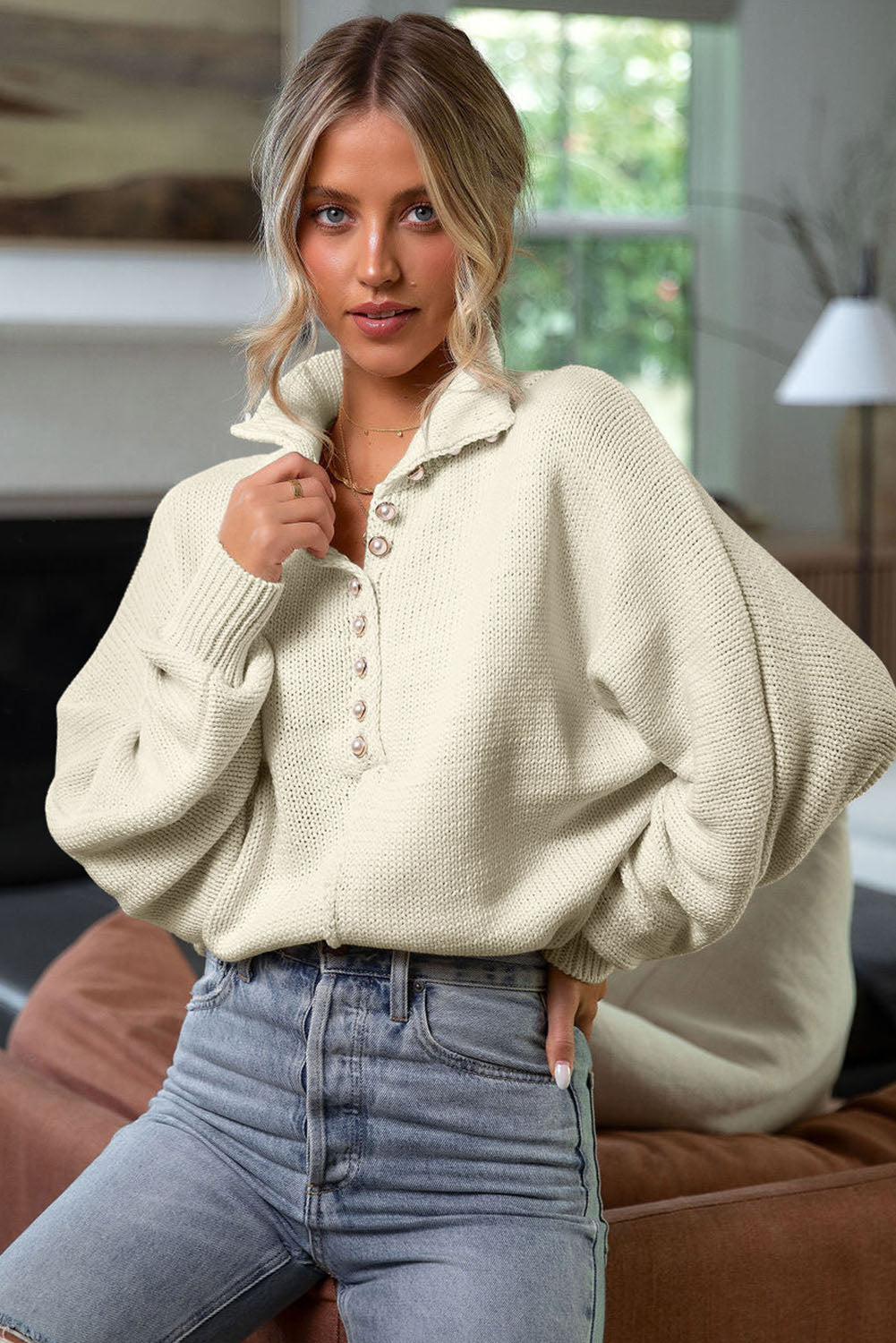 Beige perlenknopf stehkragen dolman-ärmel pullover