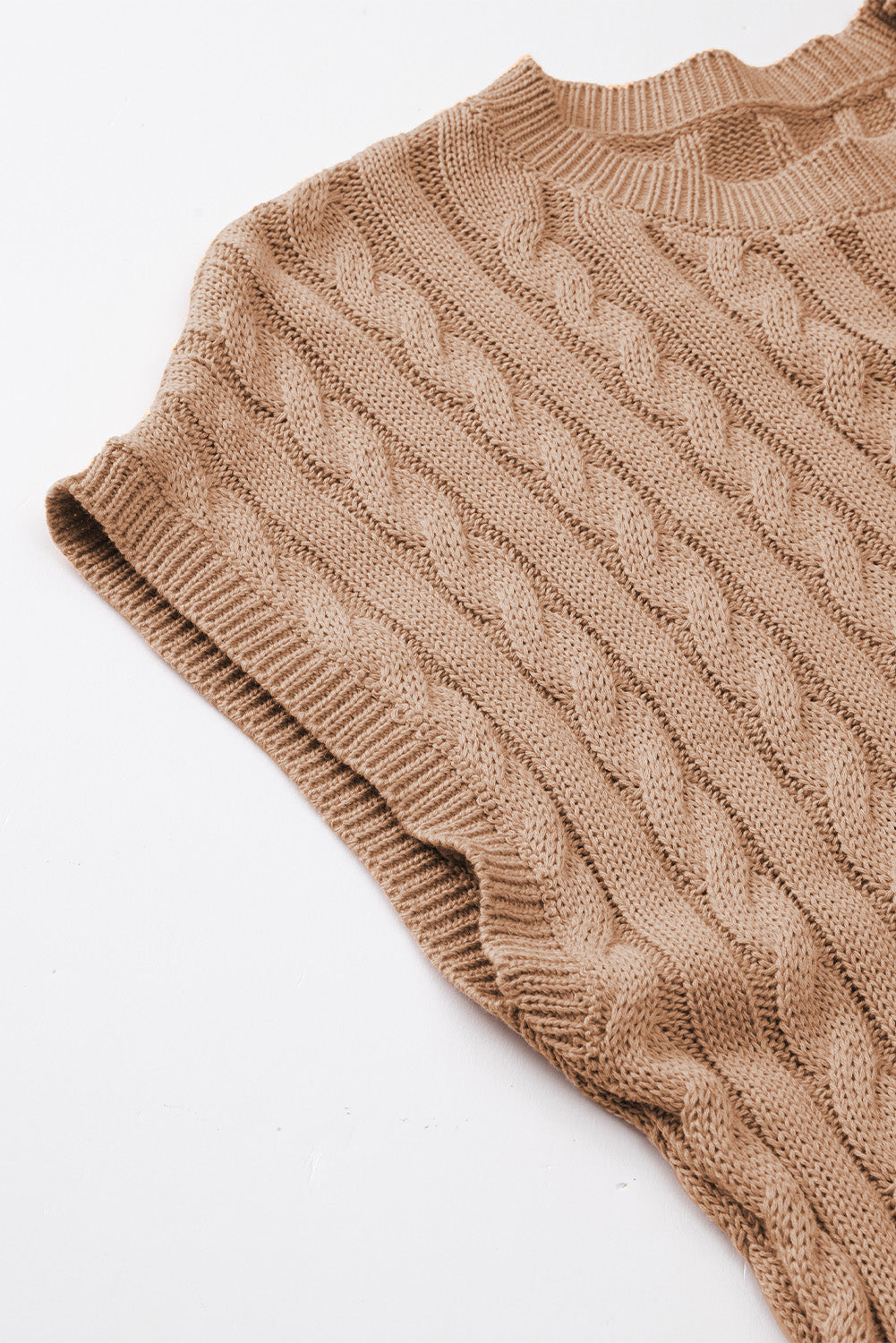 Light french beige rundhalsausschnitt kabelstrickpullover mit kurzen ärmeln