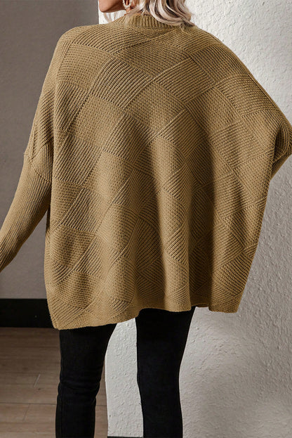 Karierter pullover mit strukturierten fledermausärmeln in camel