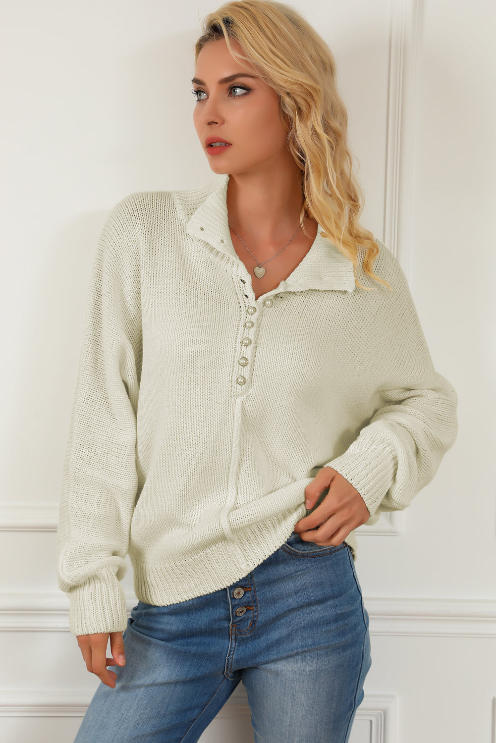 Beige perlenknopf stehkragen dolman-ärmel pullover