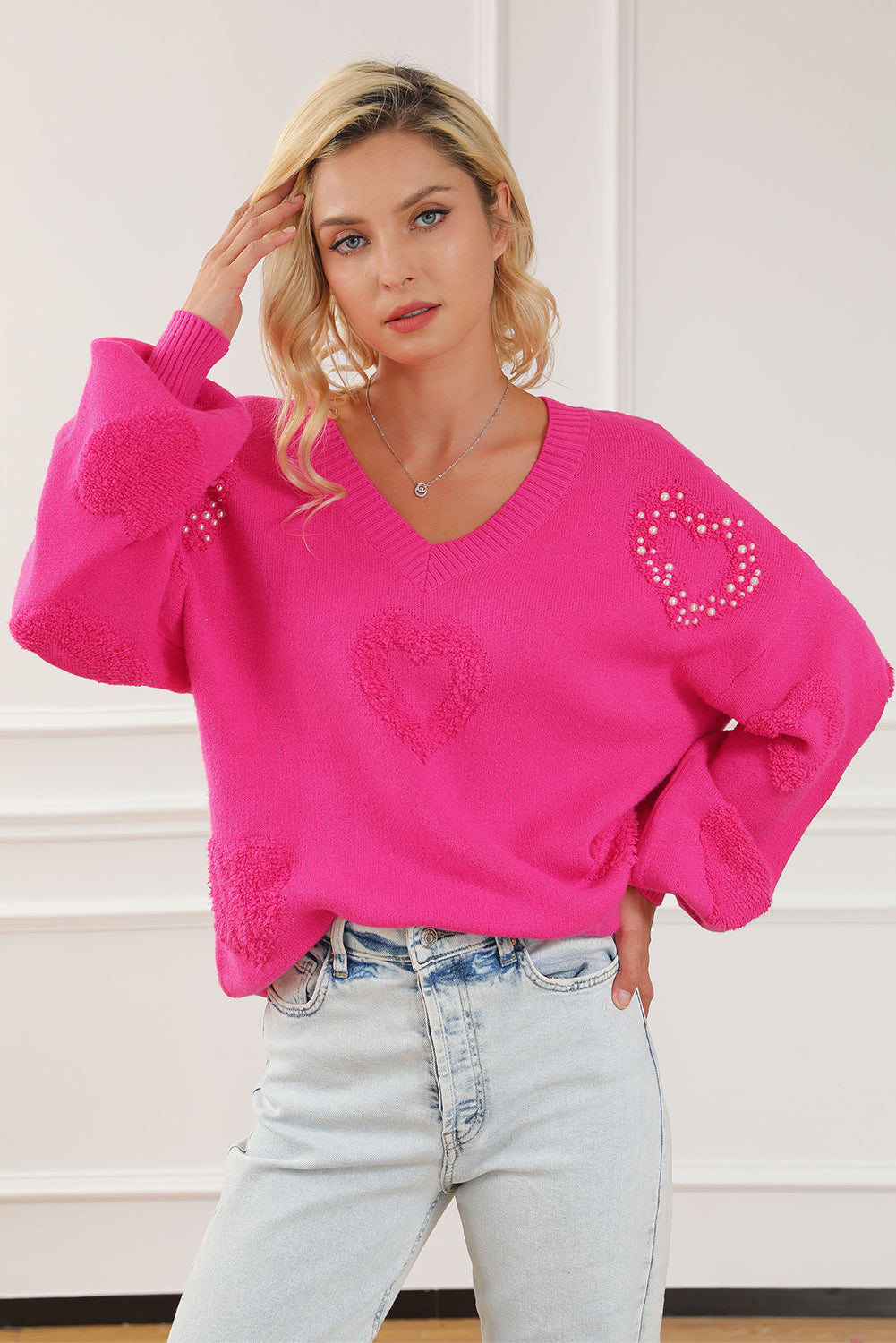 Rose Red, Pearl Decorated Sweater met een V-Neck en Fluffy Heart