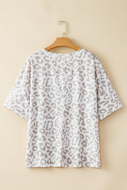 Brauner leopardendruck v-ausschnitt plus size t shirt