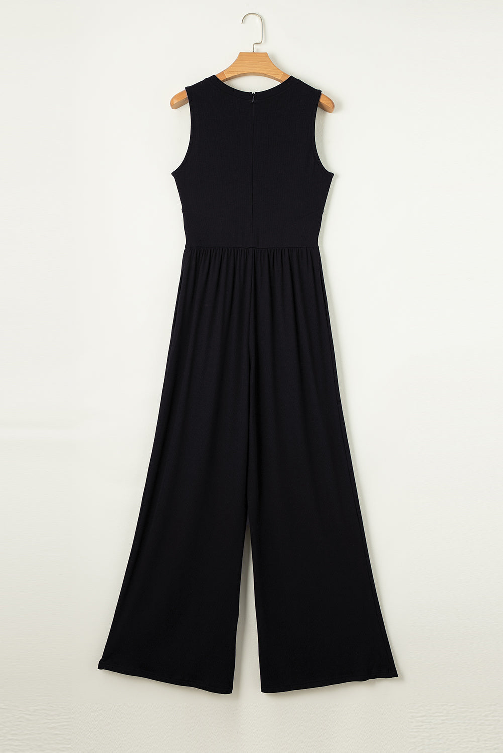 Zwarte mouwloze jumpsuit met brede been en vernauwde taille