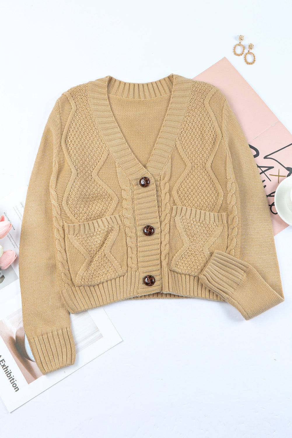 Beige fronttaschen knöpfe strukturierte strickjacke